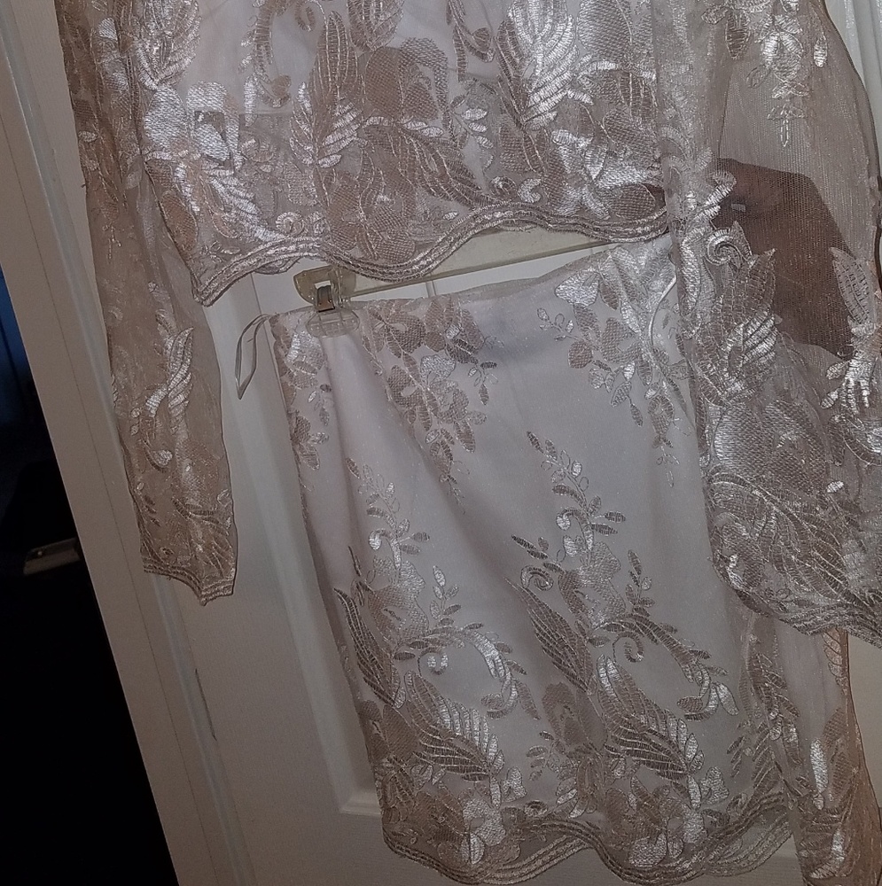 Sold!! Brand New/2pc white skirt set